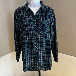 Gap Women’s Flannel Nixie Plaid Button Down Shirt, relaxed fit Size Medium - New